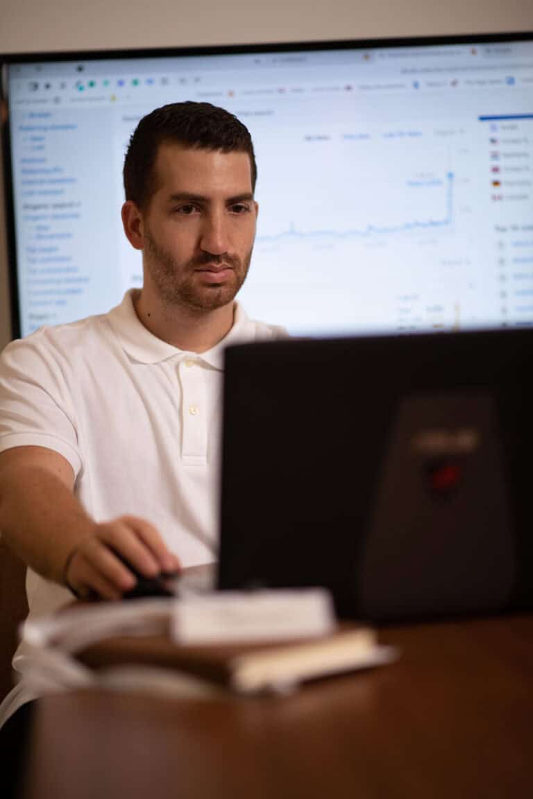 לירון קטלן גולש בדפדפן עם בינה מלאכותית